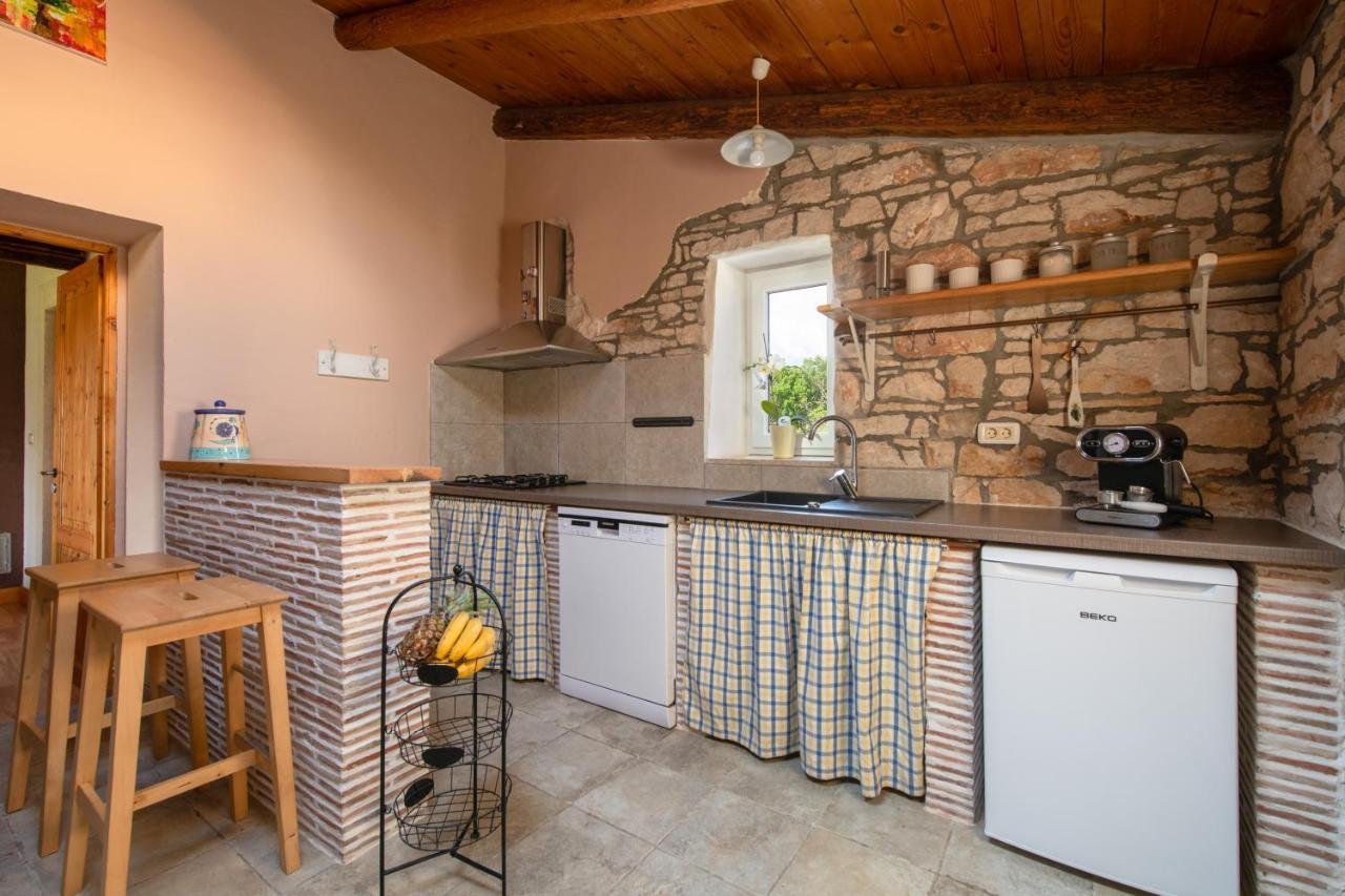 House Boris Apartment Loborika Luaran gambar