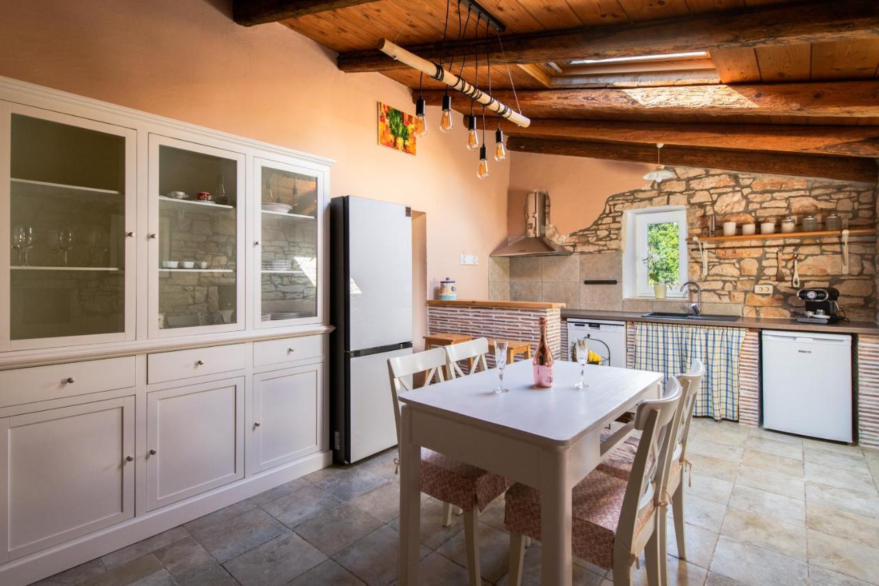 House Boris Apartment Loborika Luaran gambar