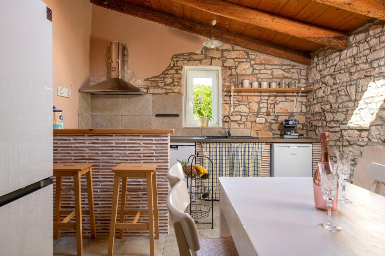 House Boris Apartment Loborika Luaran gambar