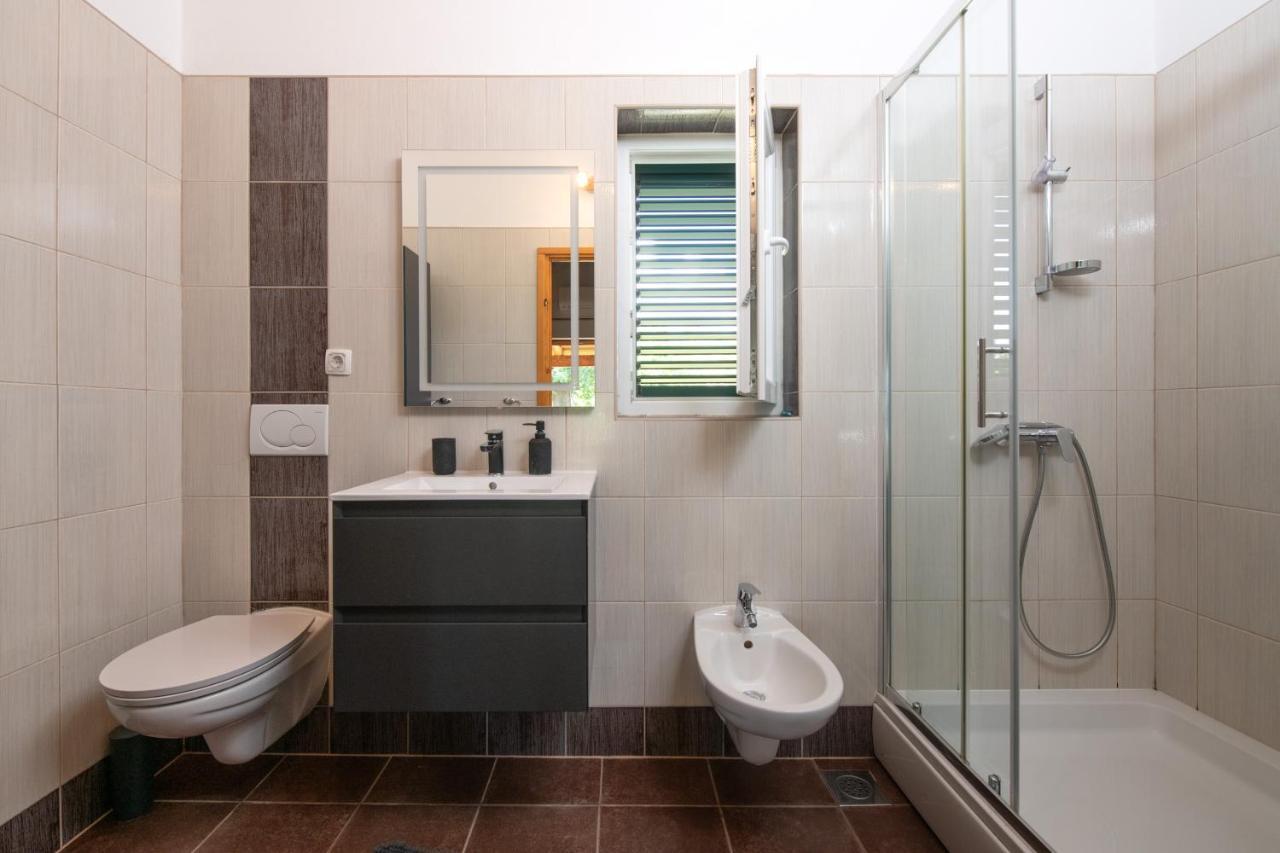 House Boris Apartment Loborika Luaran gambar