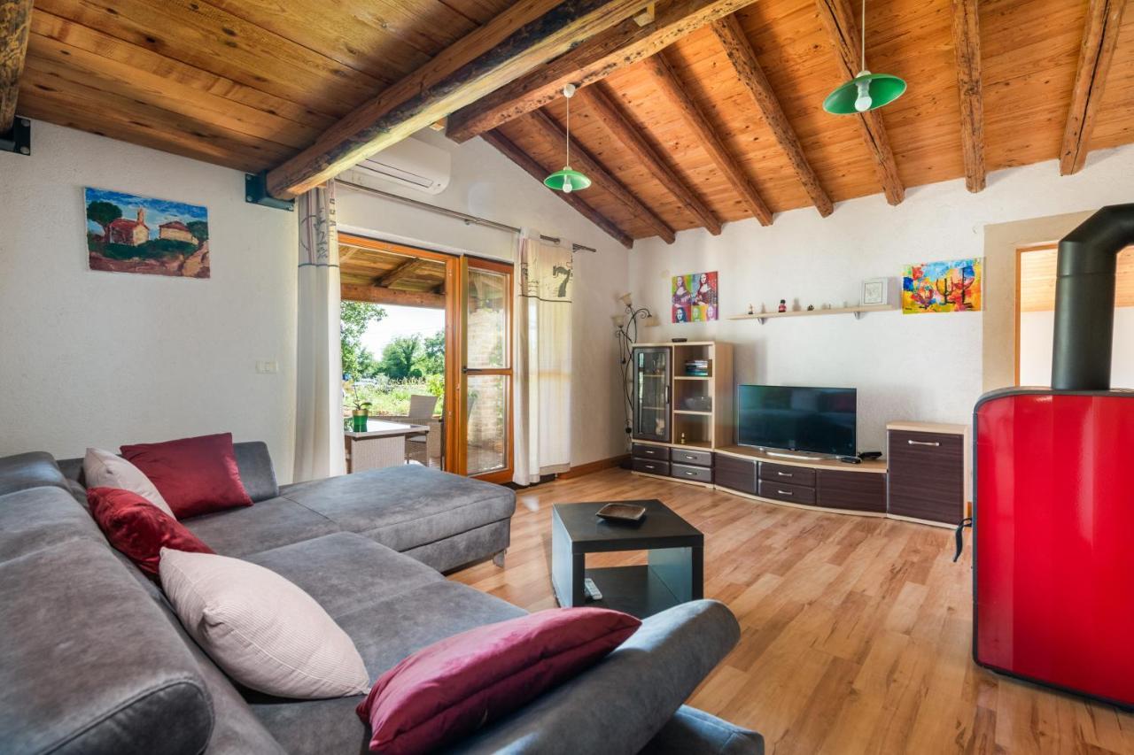 House Boris Apartment Loborika Luaran gambar